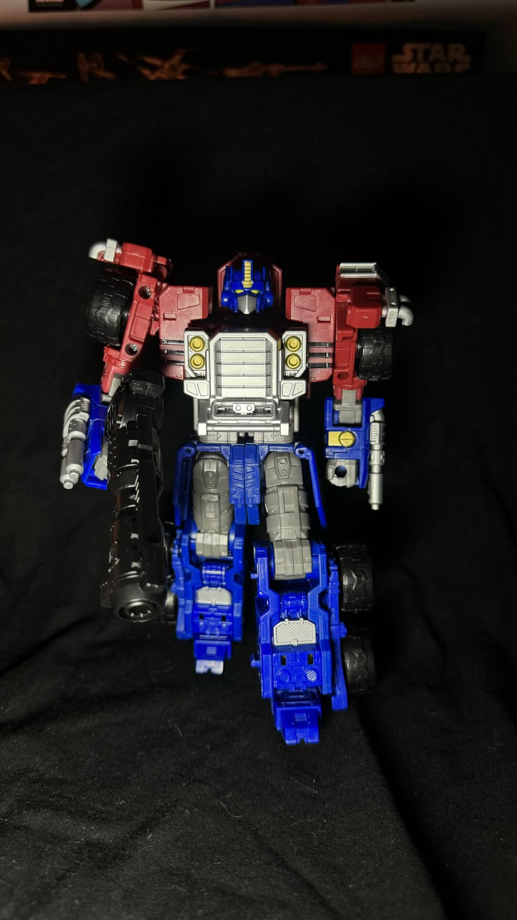 Transformers Legacy Optimus Prime action figure 19 cm Armada