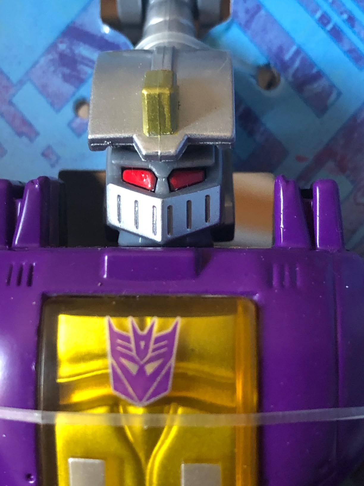 Transformers Legacy Insecticon Bombshell Action Figure 14cm