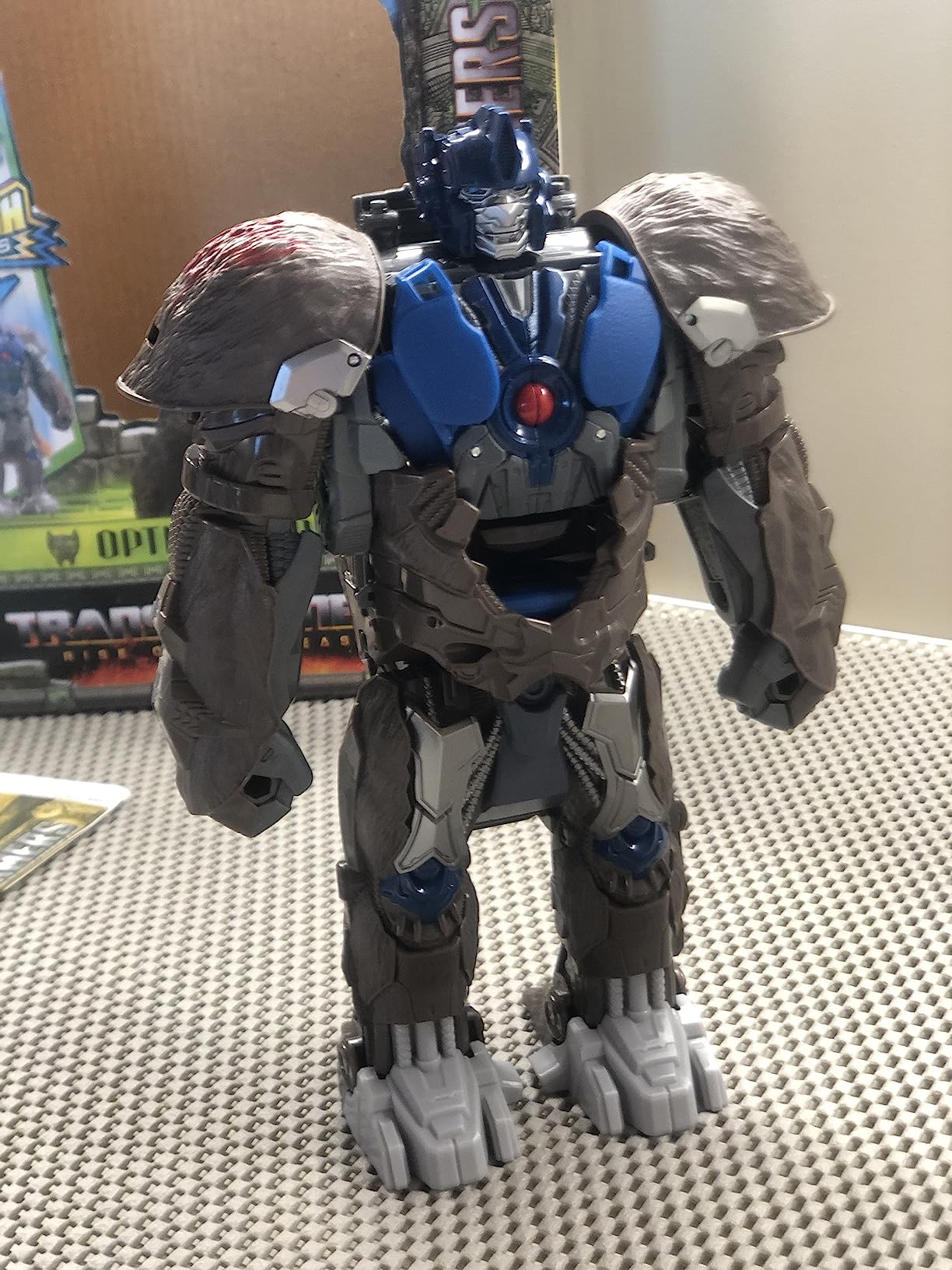 Transformers Rise of the Beasts Smash Changer Optimus Primal action figure 22,5 cm