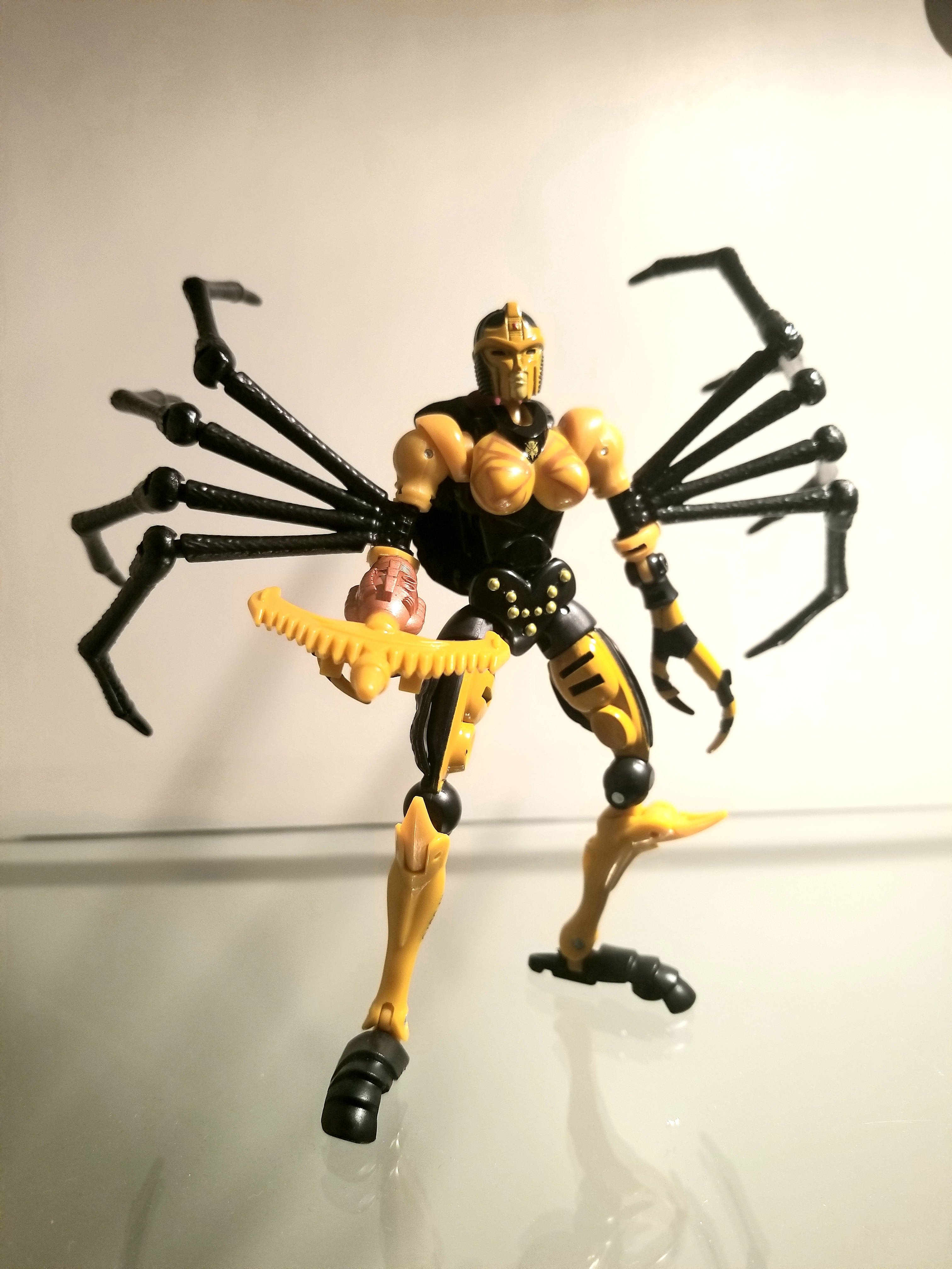 Transformers Kingdom WFC-K5 Blackarachnia action figure 14 cm ragno