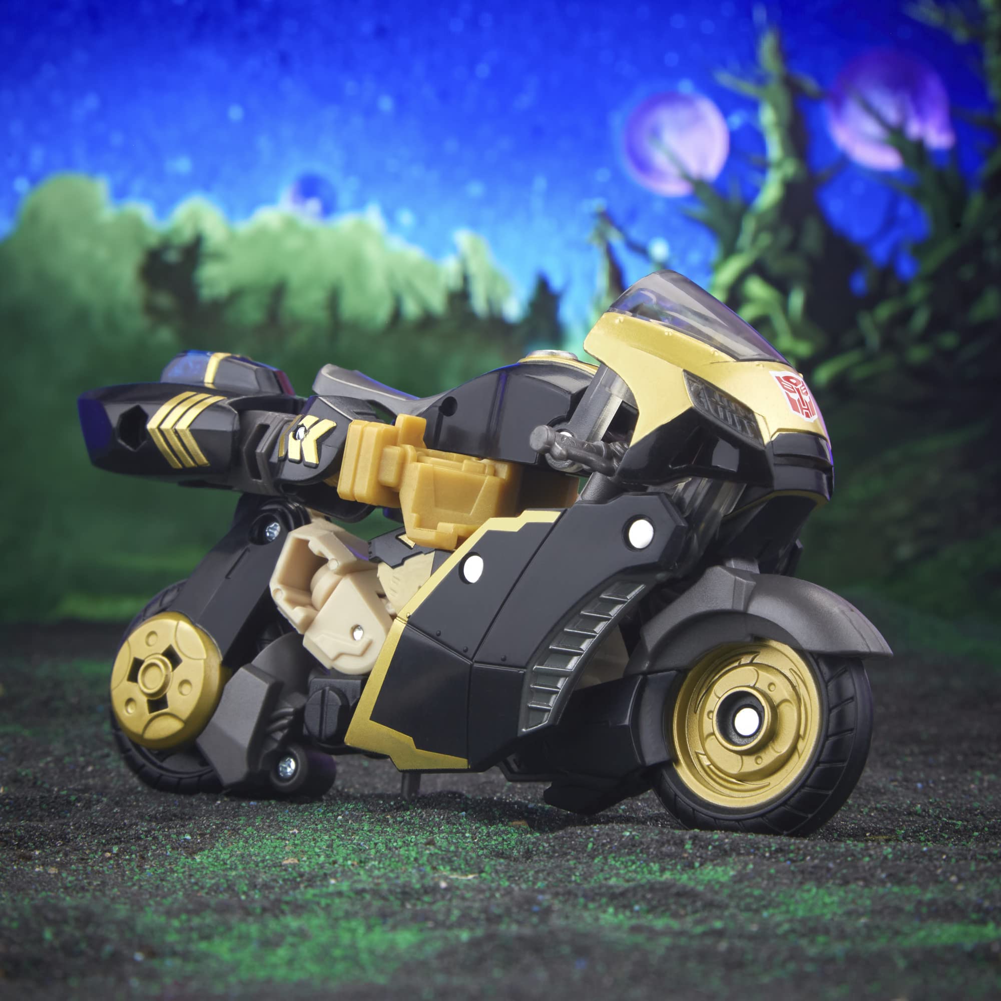 Transformers Legacy Prowl Animated action figure Deluxe 14 cm