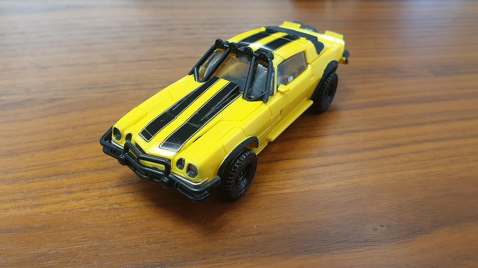 Transformers Studio Series Bumblebee 100 action figure Deluxe 11 cm Camaro