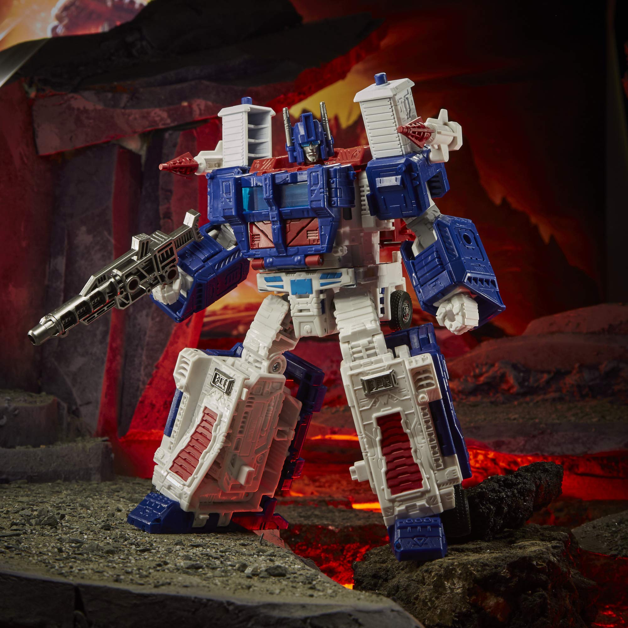 Transformers Kingdom WFC-K20 Ultra Magnus action figure 19 cm