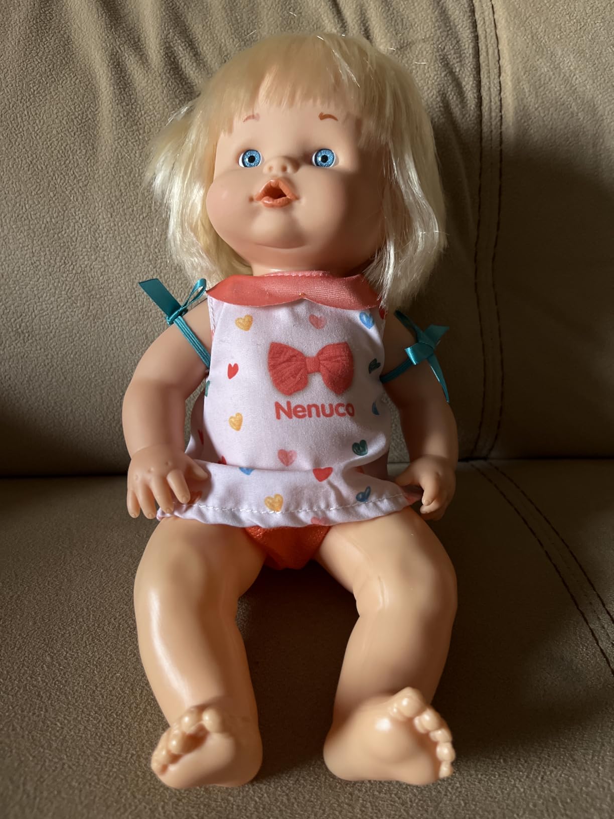 Nenuco Vasino Sorpresa NFNB2000 bambola 25 cm bionda