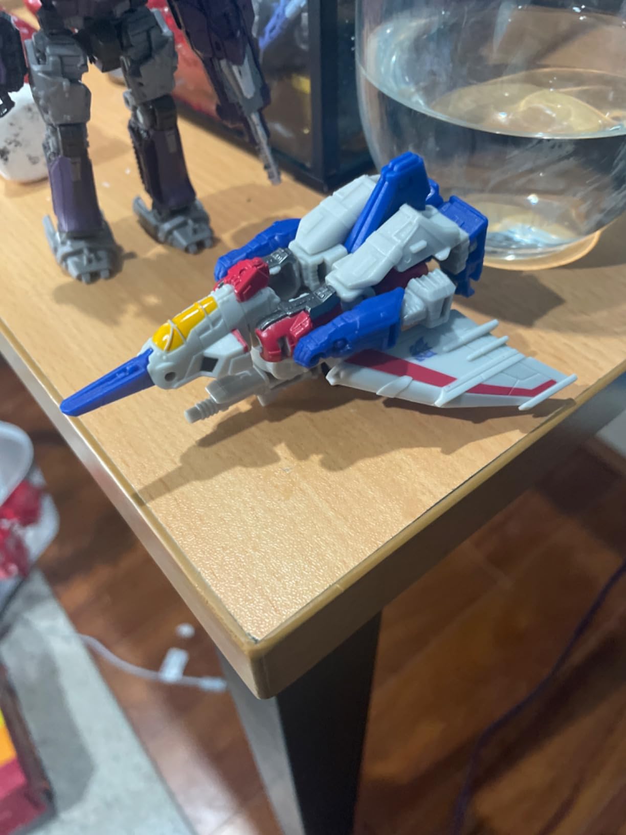 Transformers Studio Series Starscream action figure Core