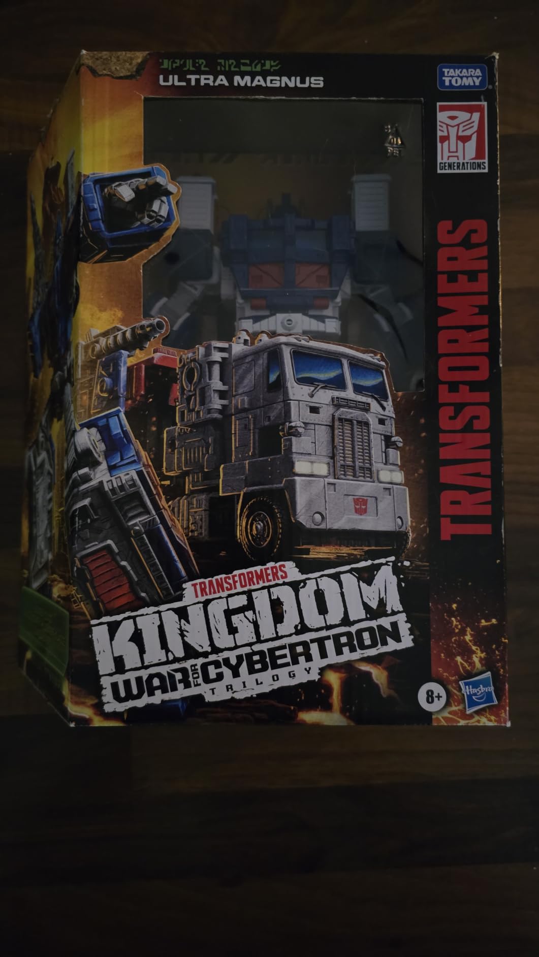 Transformers Kingdom WFC-K20 Ultra Magnus action figure 19 cm