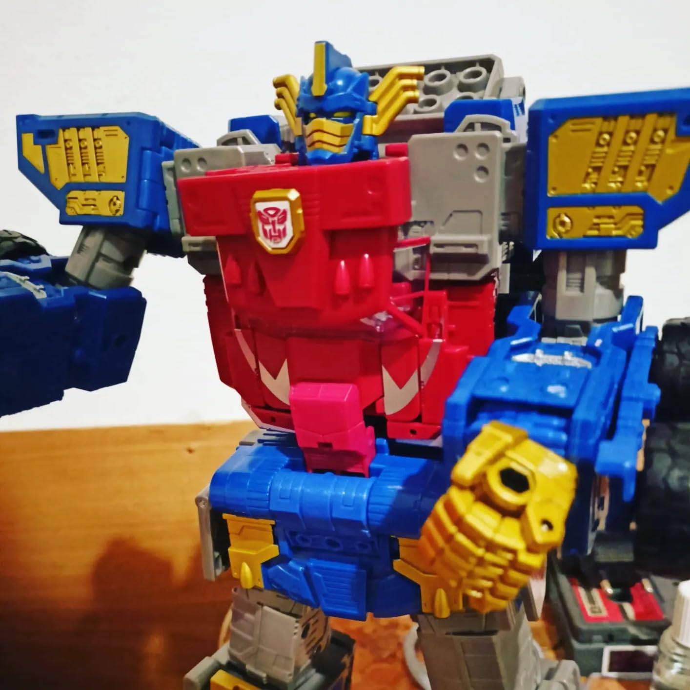 Transformers Legacy Optimus Prime action figure 19 cm Armada