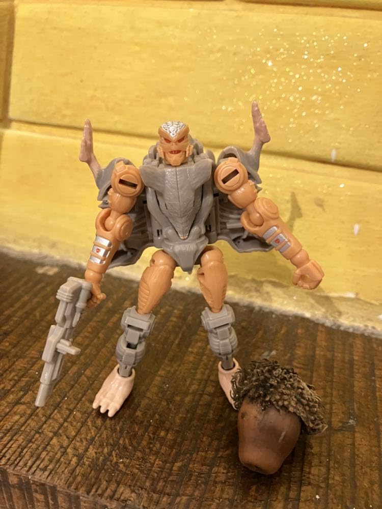 Transformers Kingdom WFC-K2 Rattrap action figure 8,5 cm topo