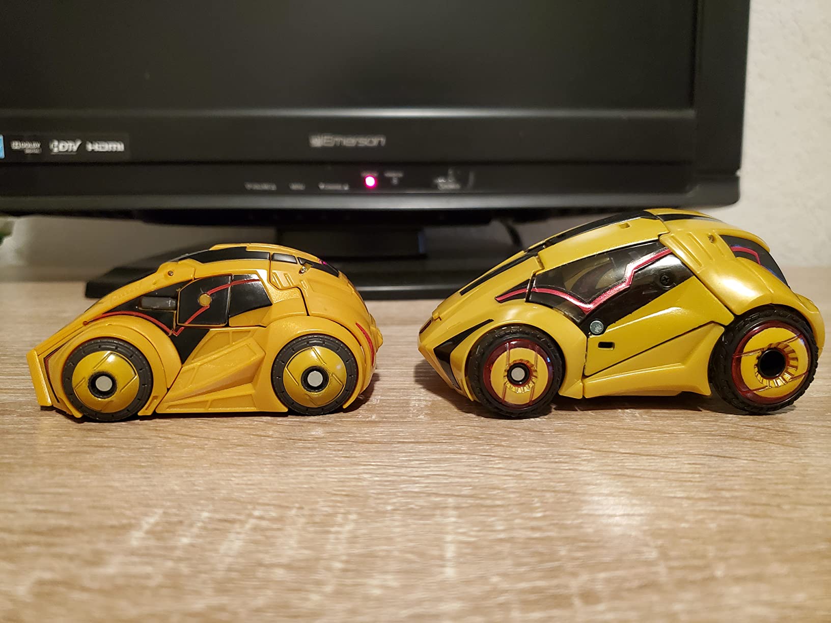 Transformers Studio Series 01 Bumblebee action figure 11,4 cm snodabile
