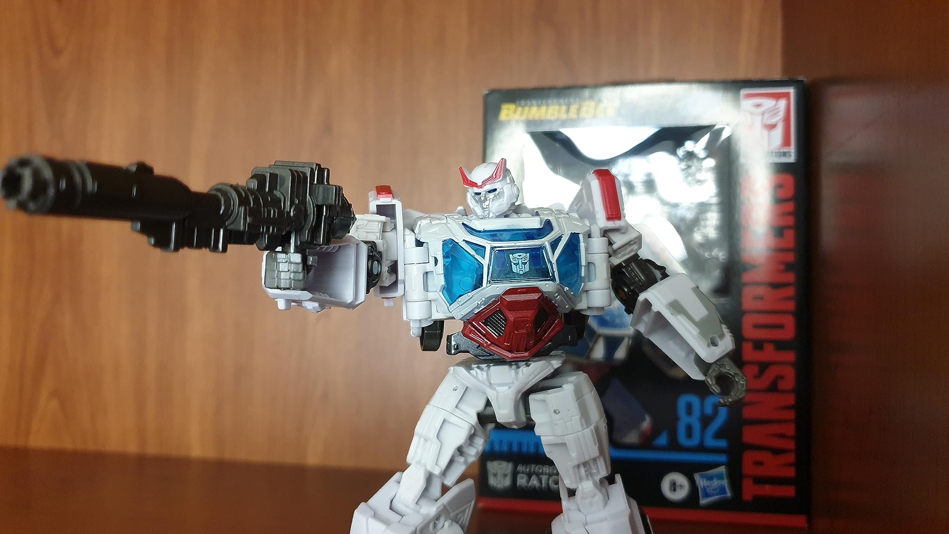 Transformers Studio Series 82 Ratchet Deluxe action figure 11 cm veicolo