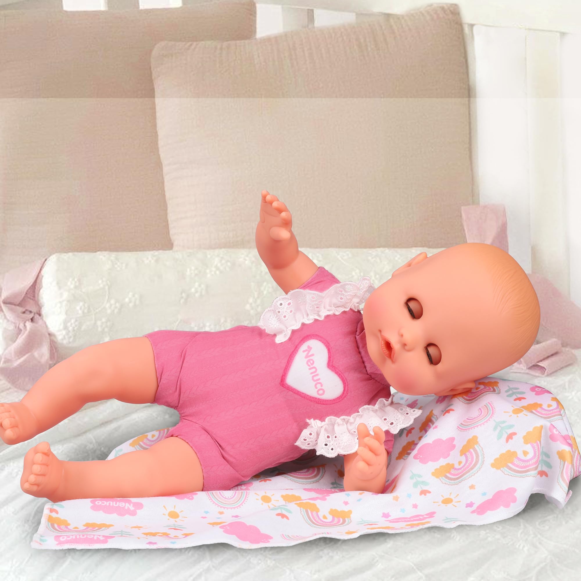 Nenuco Bebè con suoni bambola morbida con copertina