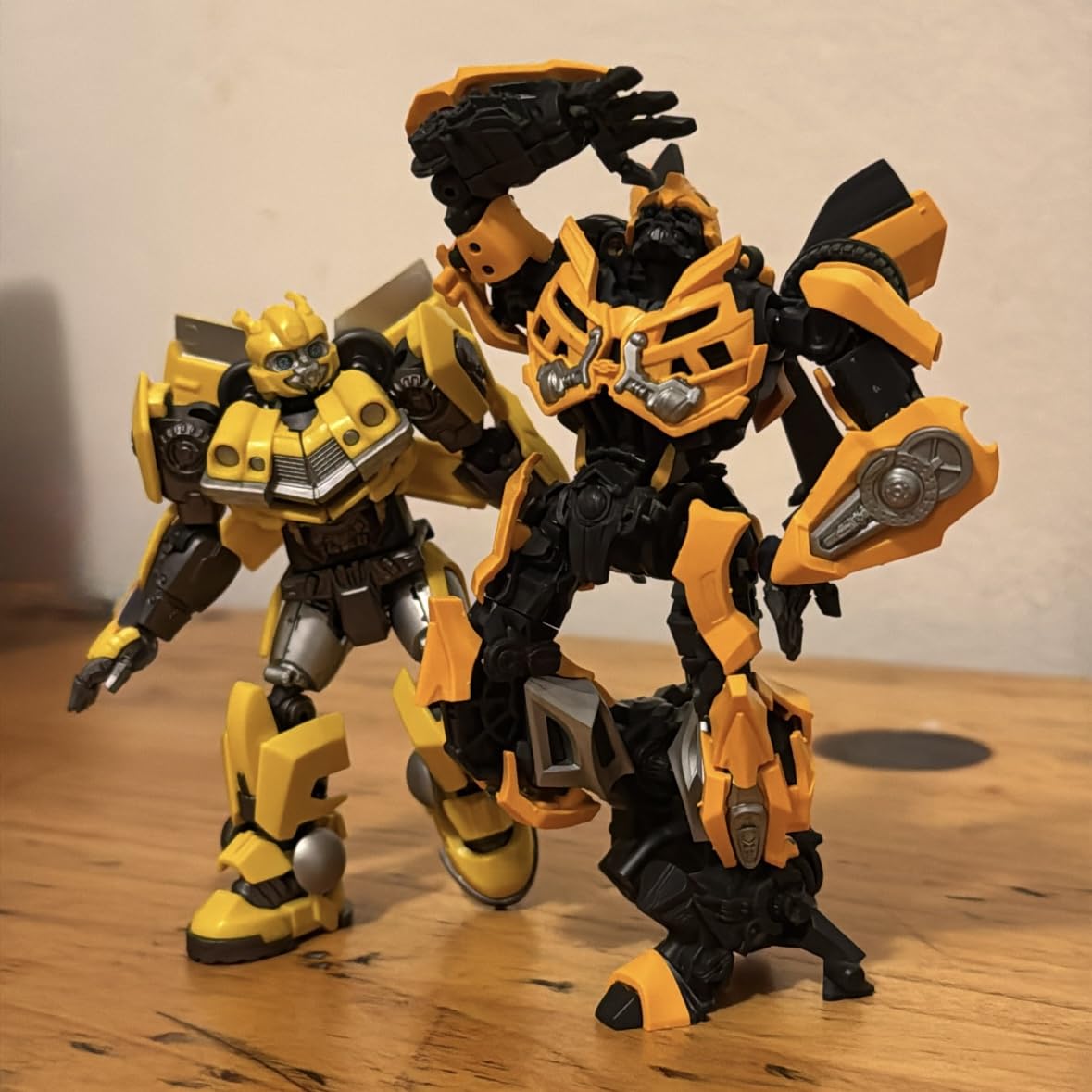 Transformers Blokees Classic 02 Bumblebee model kit da costruire