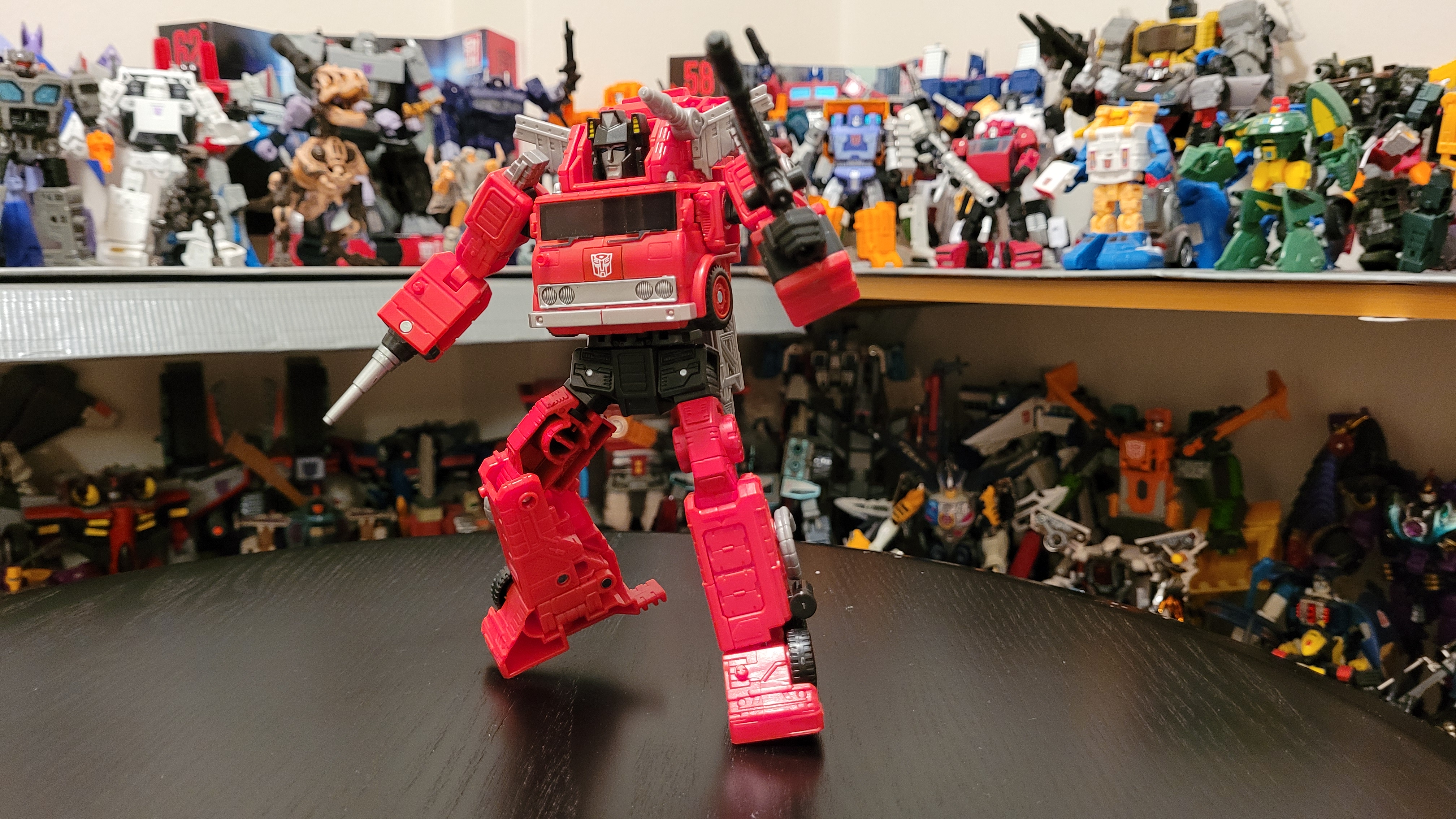 Transformers Kingdom WFC-K18 Inferno action figure 17,5 cm