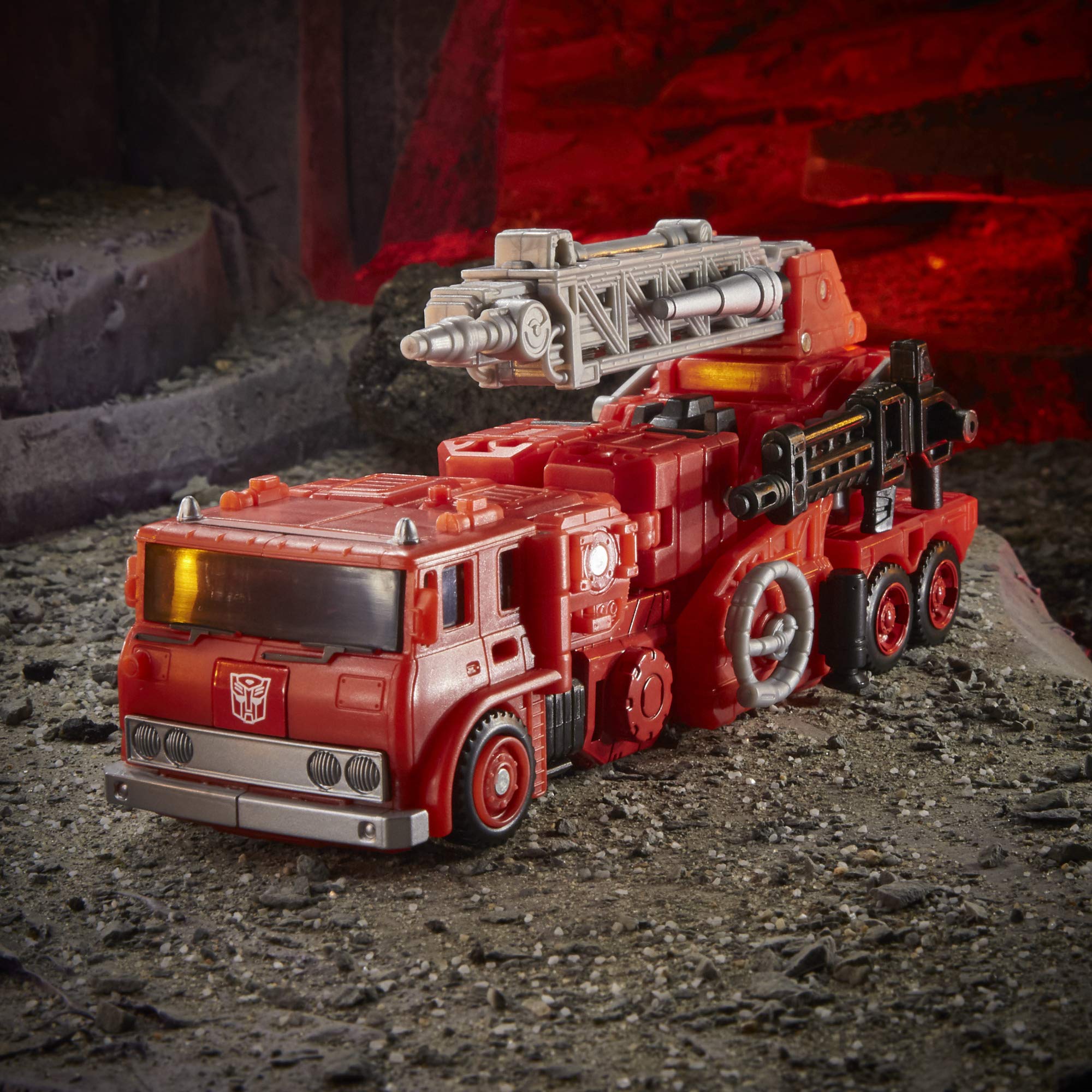 Transformers Kingdom WFC-K18 Inferno action figure 17,5 cm