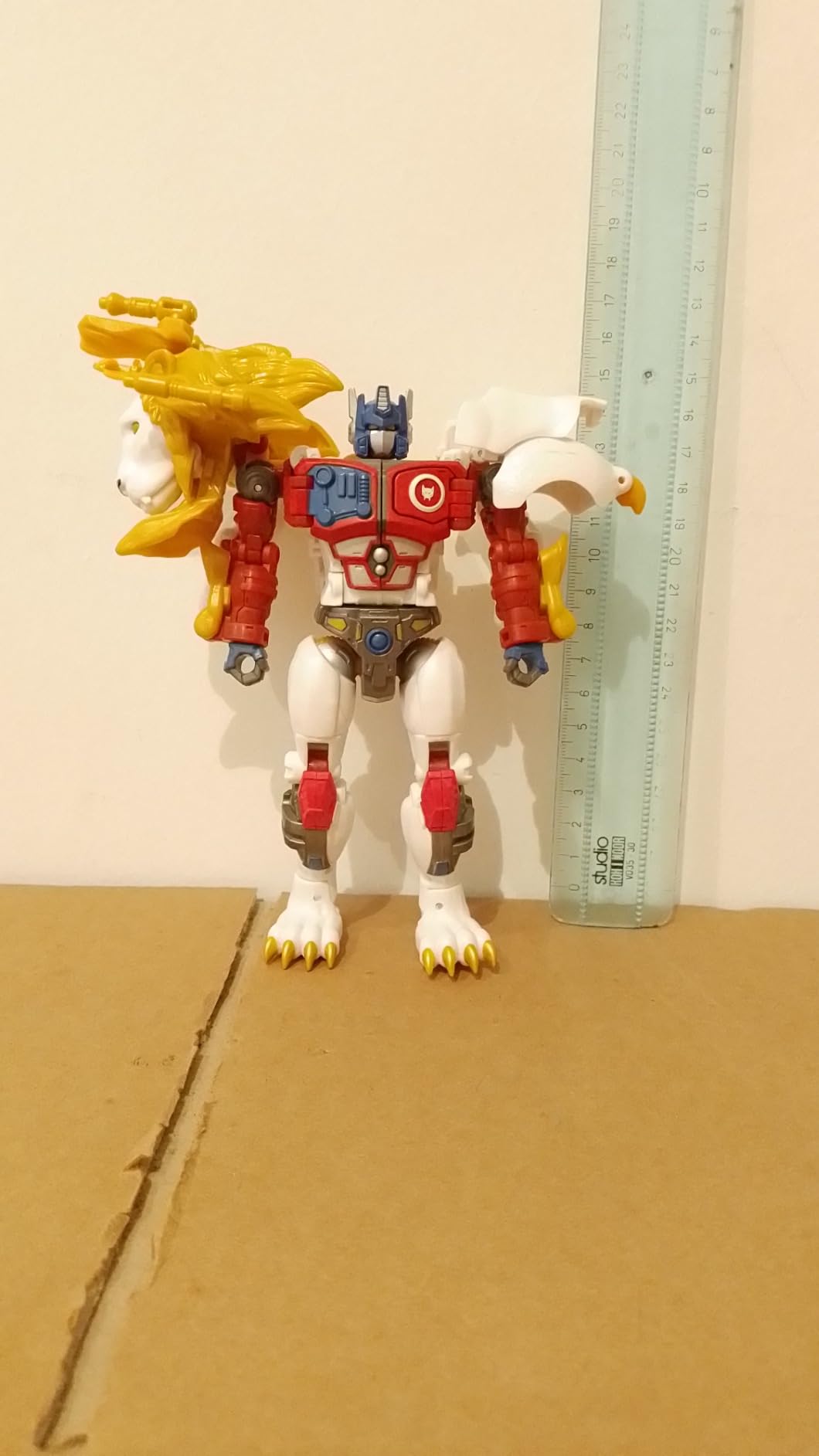 Transformers Legacy Evolution Leo Prime action figure leone 7"