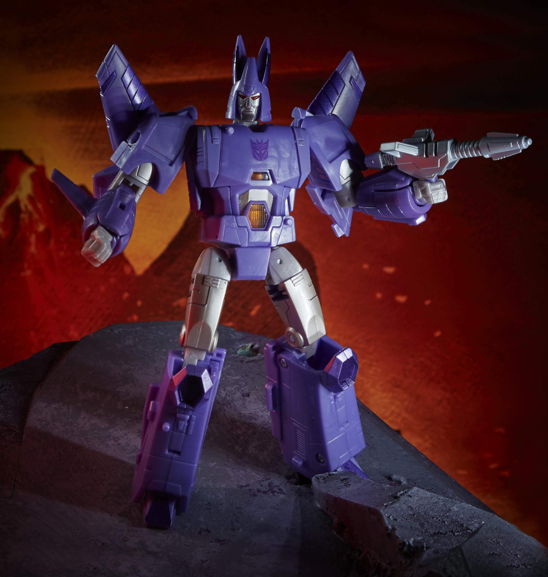 Transformers Kingdom Cyclonus WFC-K9 Voyager Action Figure 17cm