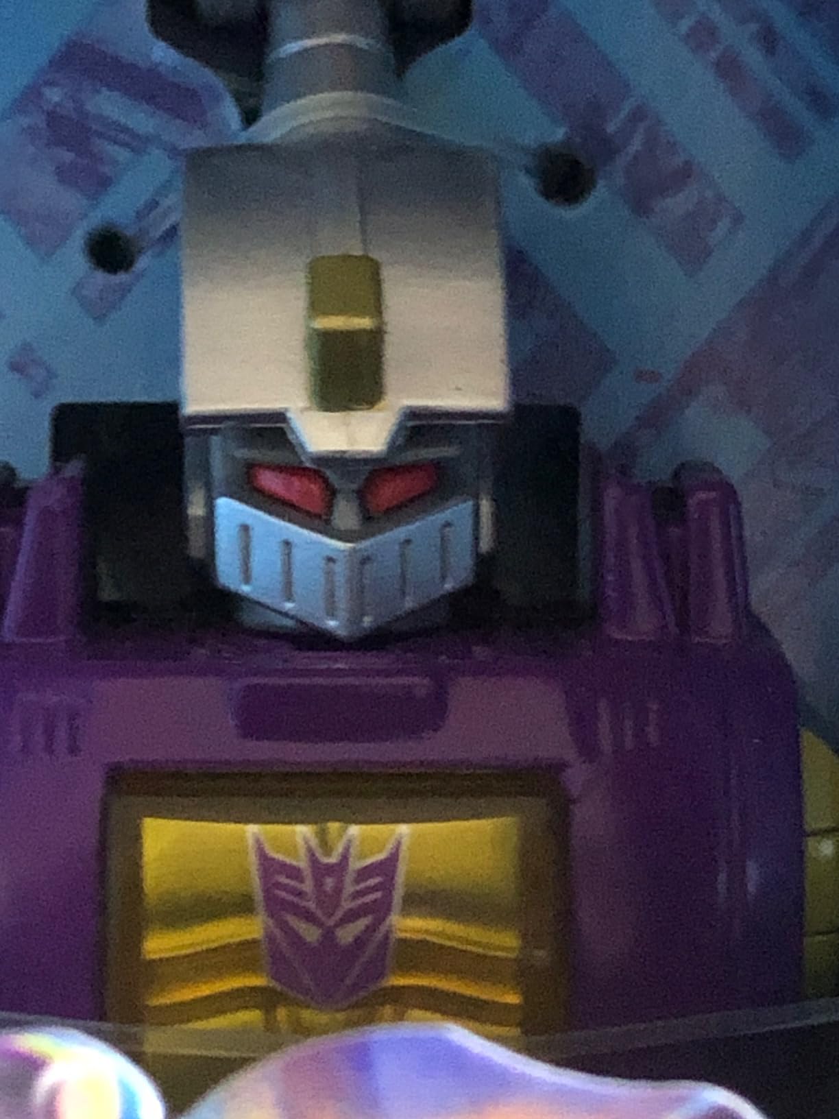 Transformers Legacy Insecticon Bombshell Action Figure 14cm