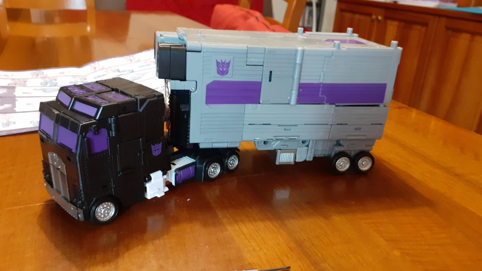 Transformers Legacy Motormaster action figure camion 33 cm combinabile