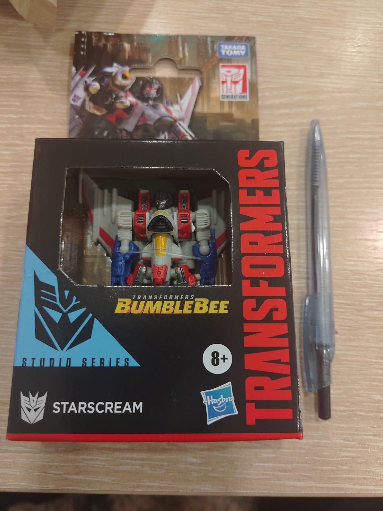 Transformers Studio Series Starscream action figure Core