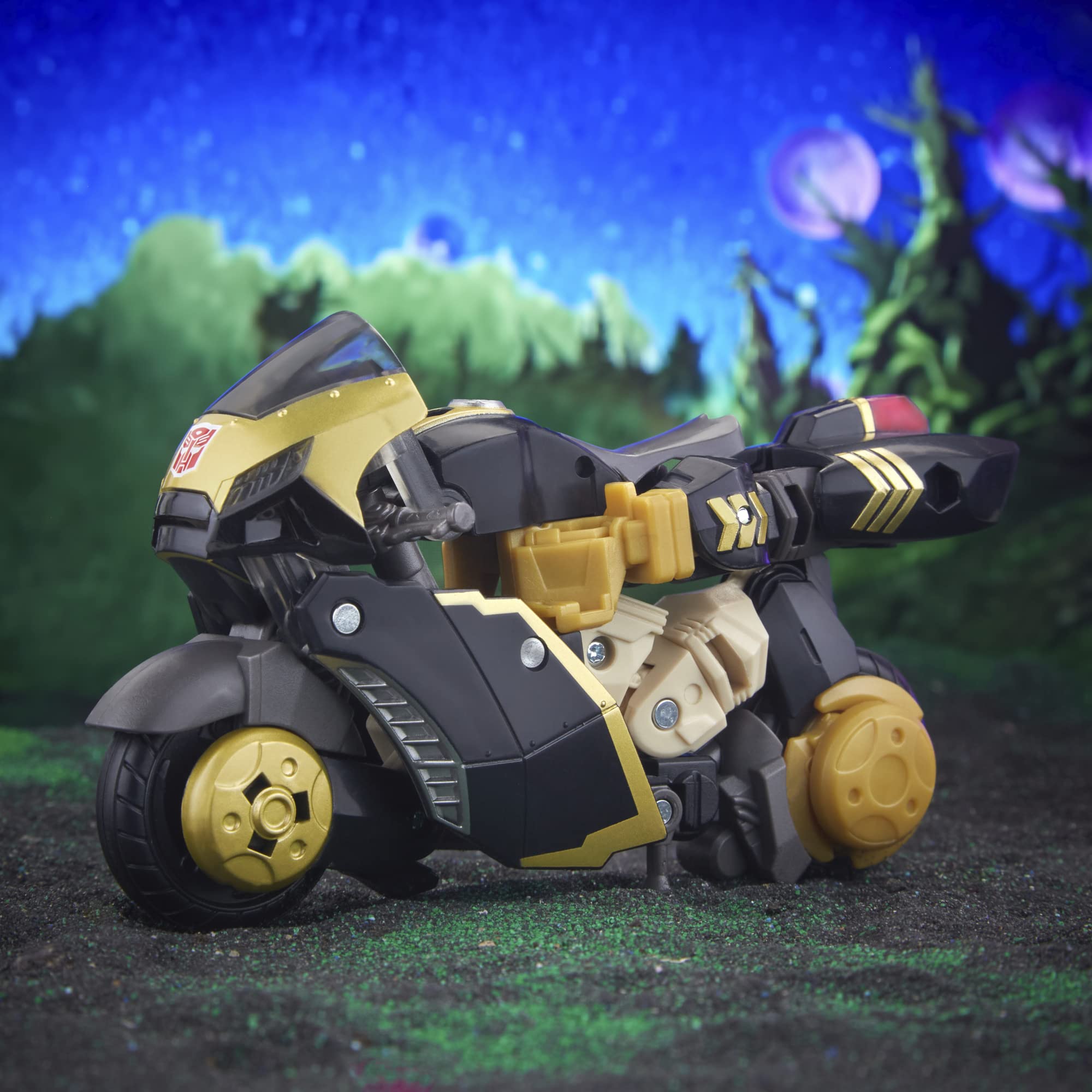 Transformers Legacy Prowl Animated action figure Deluxe 14 cm