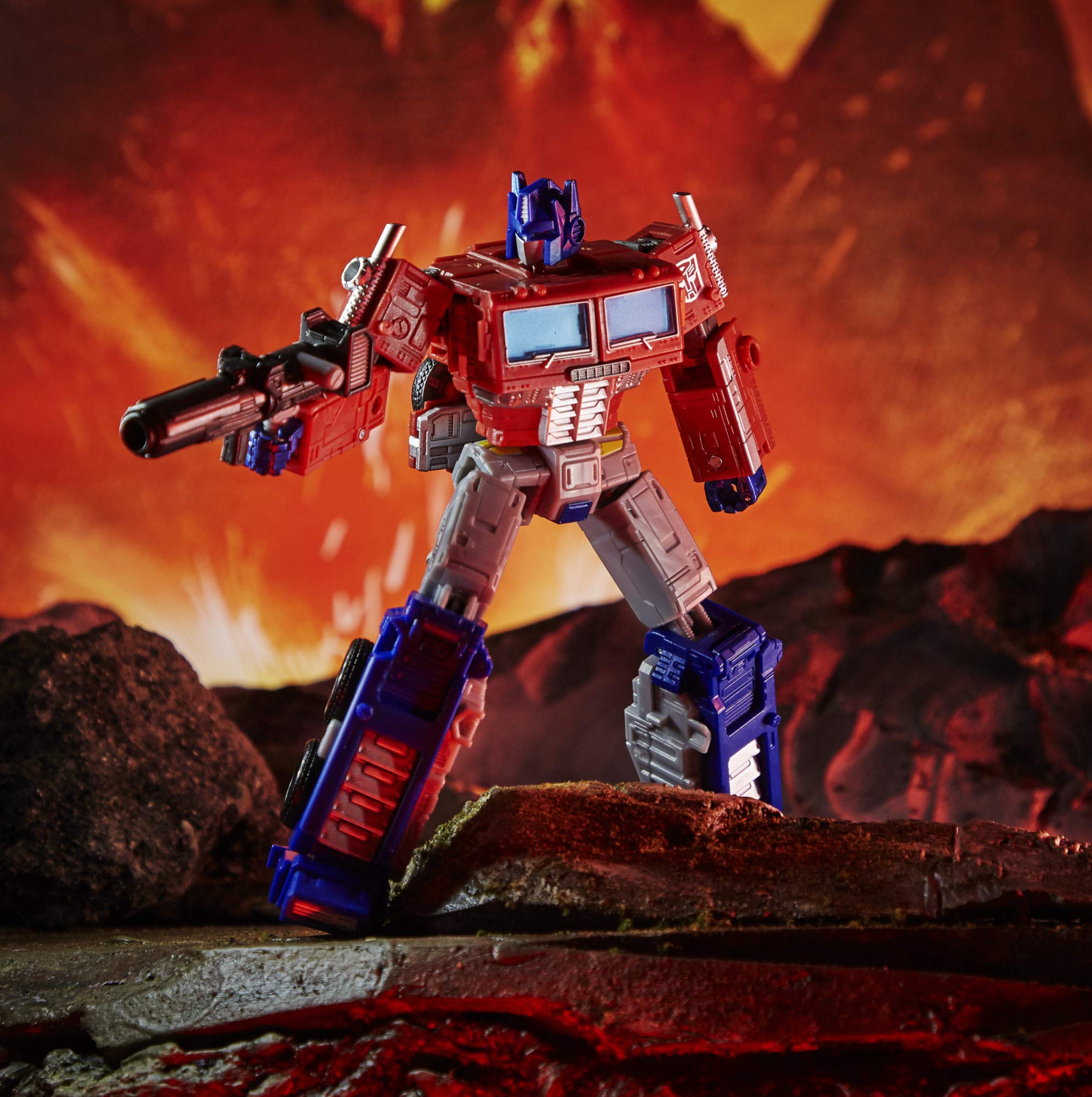 Transformers Kingdom Optimus Prime WFC-K11 Core action figure camion