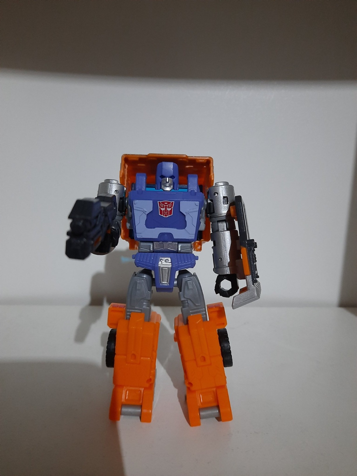 Transformers Kingdom WFC-K16 Huffer action figure 14 cm