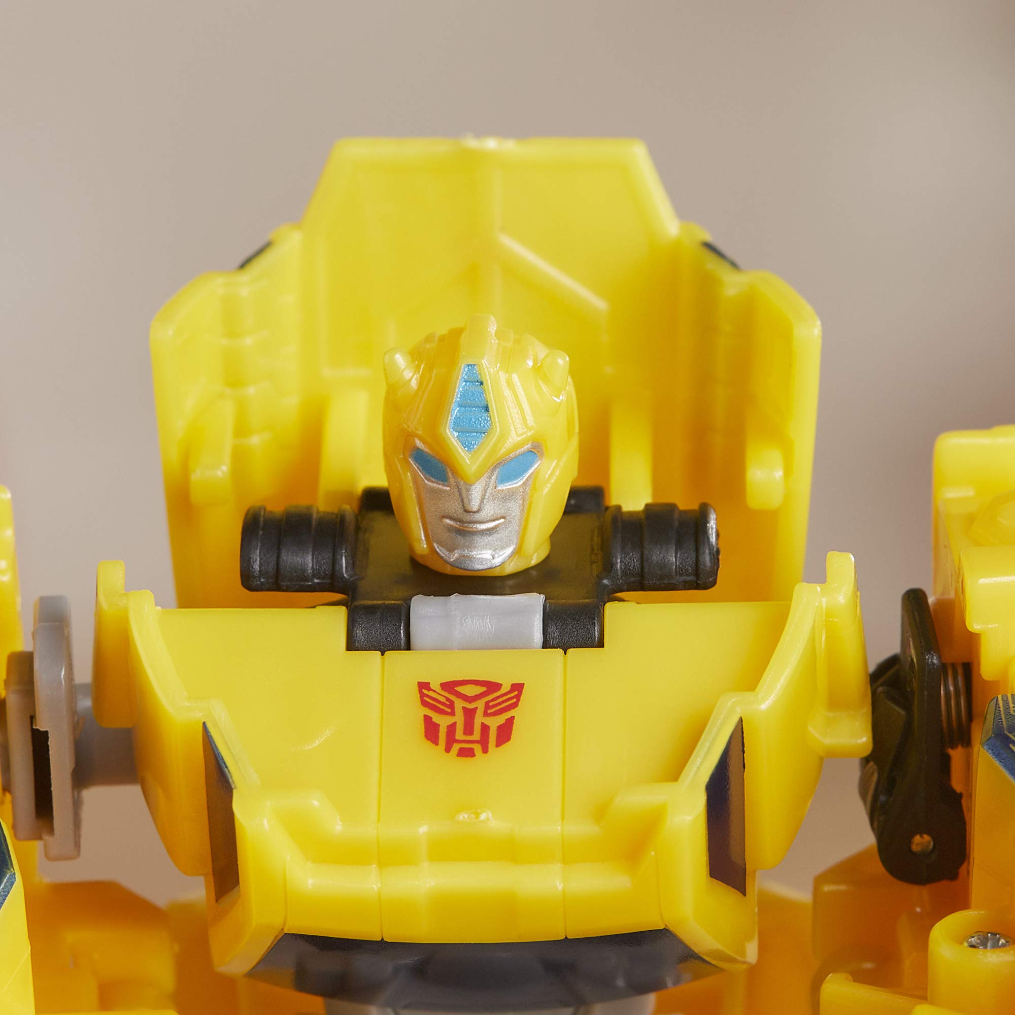 Transformers Cyberverse Bumblebee action figure 13,7 cm Sting Shot