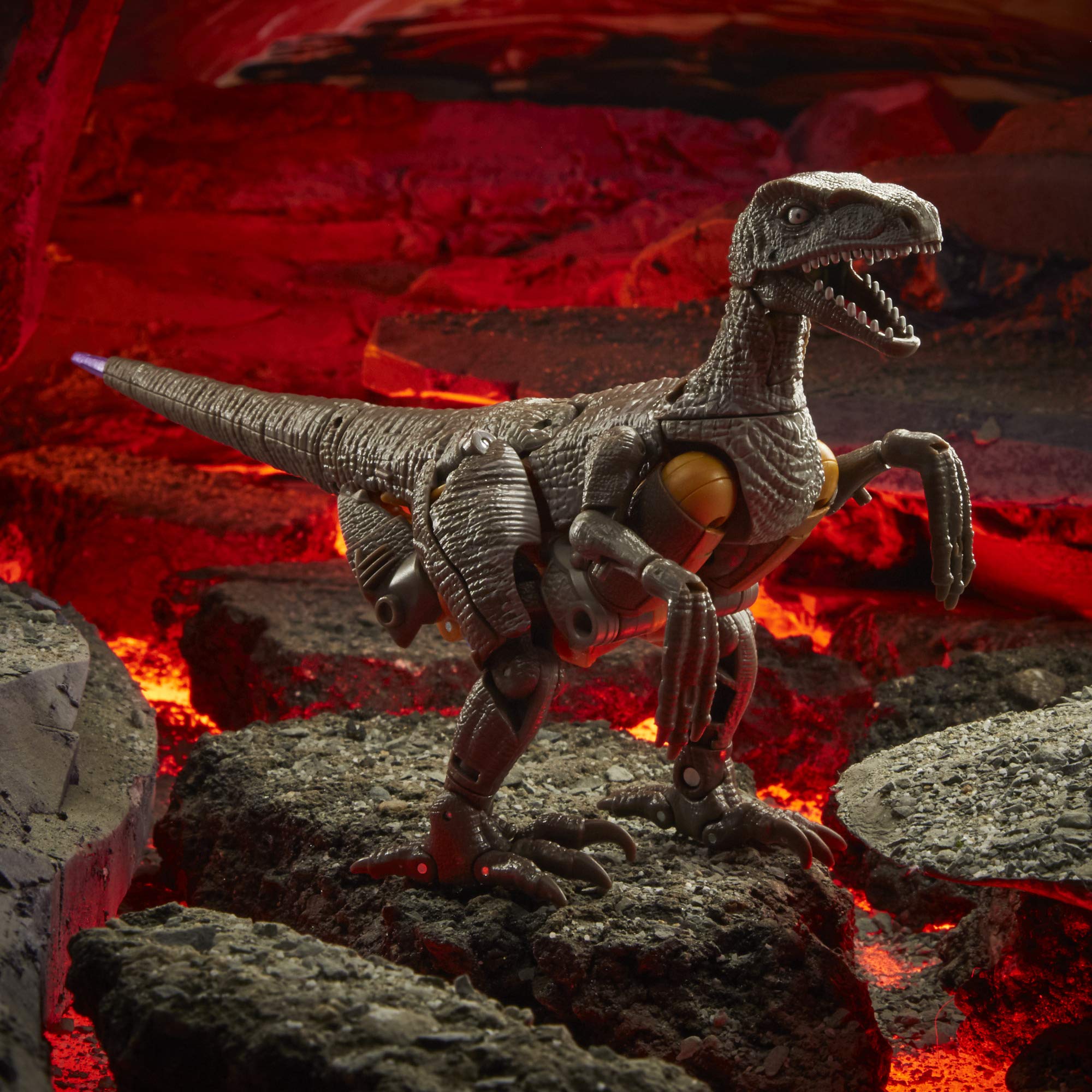 Transformers Kingdom WFC-K18 Dinobot action figure 17,5 cm
