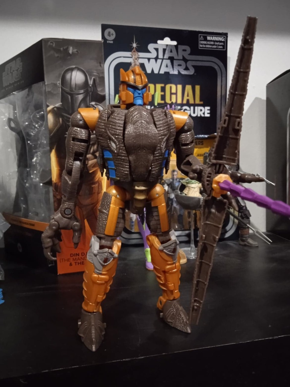 Transformers Kingdom WFC-K18 Dinobot action figure 17,5 cm