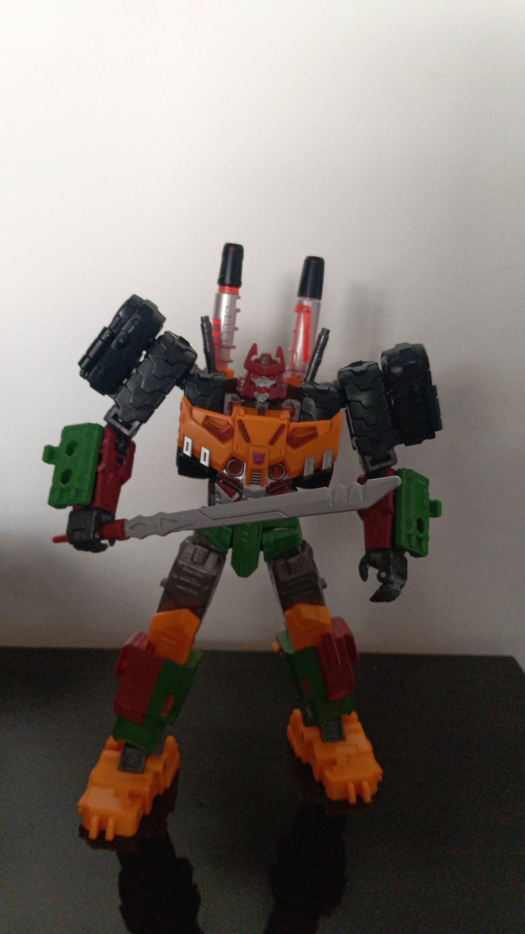 Transformers Legacy Bludgeon Action Figure 17,5 cm Tank