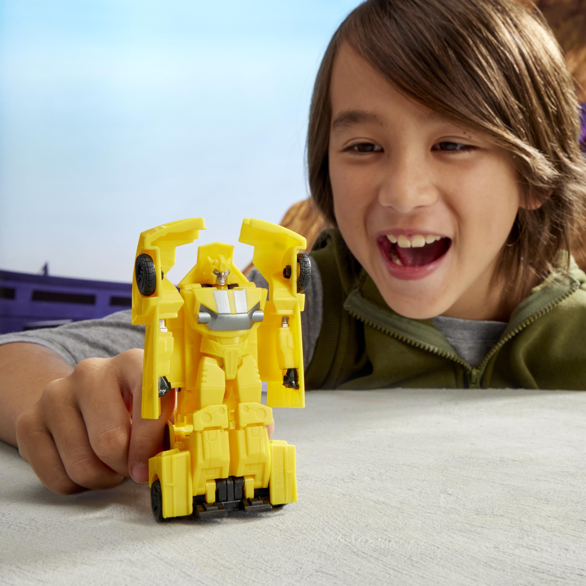 Transformers EarthSpark Bumblebee action figure 10 cm auto