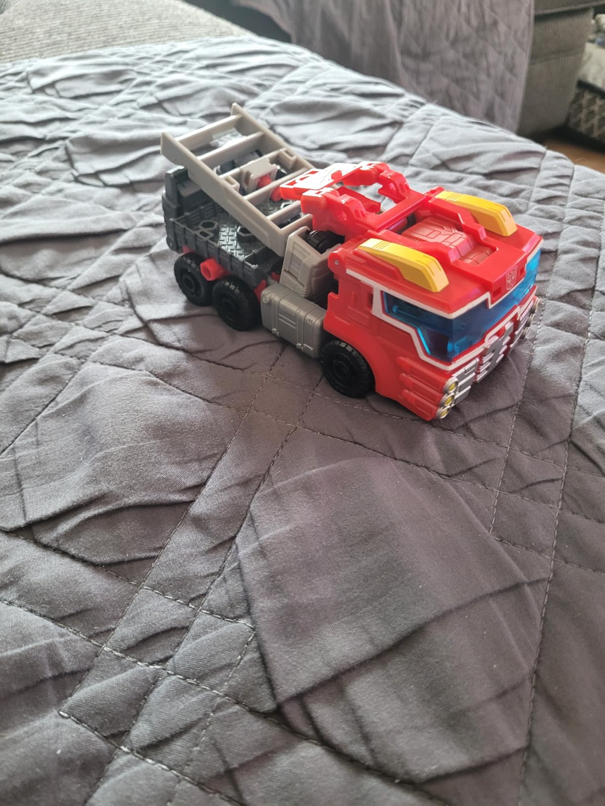 Transformers Age of the Primes Heatwave action figure 17,5 cm