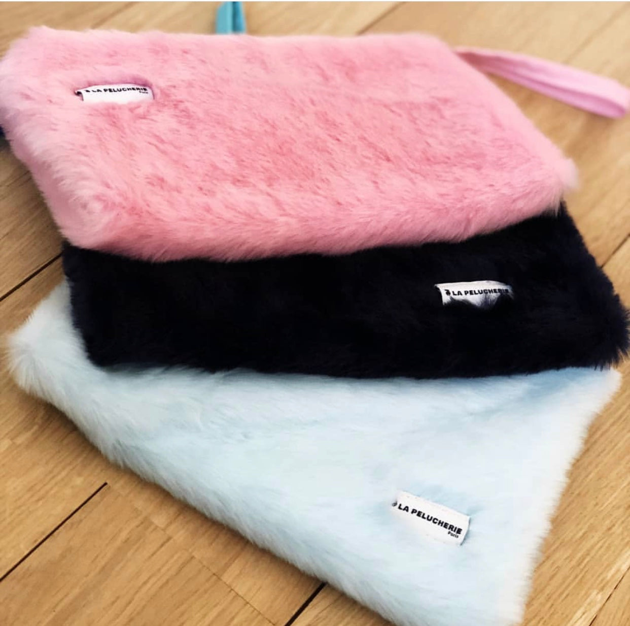 La Pelucherie Wardrobe astuccio pochette peluche azzurro